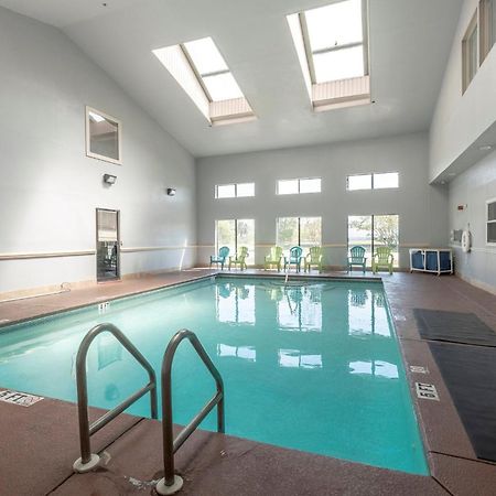 Red Roof Inn & Suites Pensacola-Nas Corry Beach Haven Екстер'єр фото