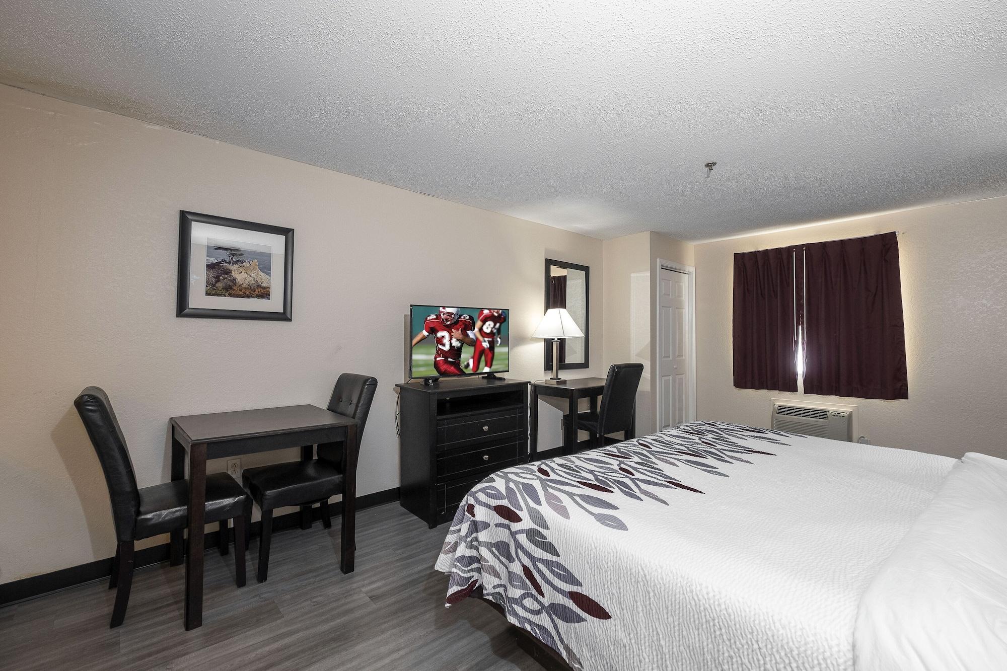 Red Roof Inn & Suites Pensacola-Nas Corry Beach Haven Екстер'єр фото