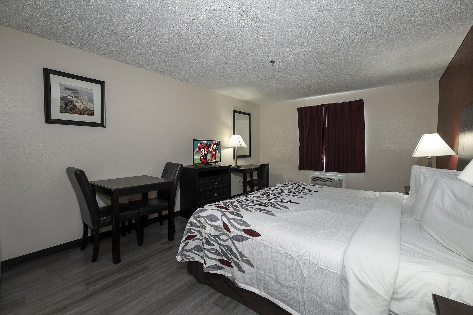 Red Roof Inn & Suites Pensacola-Nas Corry Beach Haven Екстер'єр фото