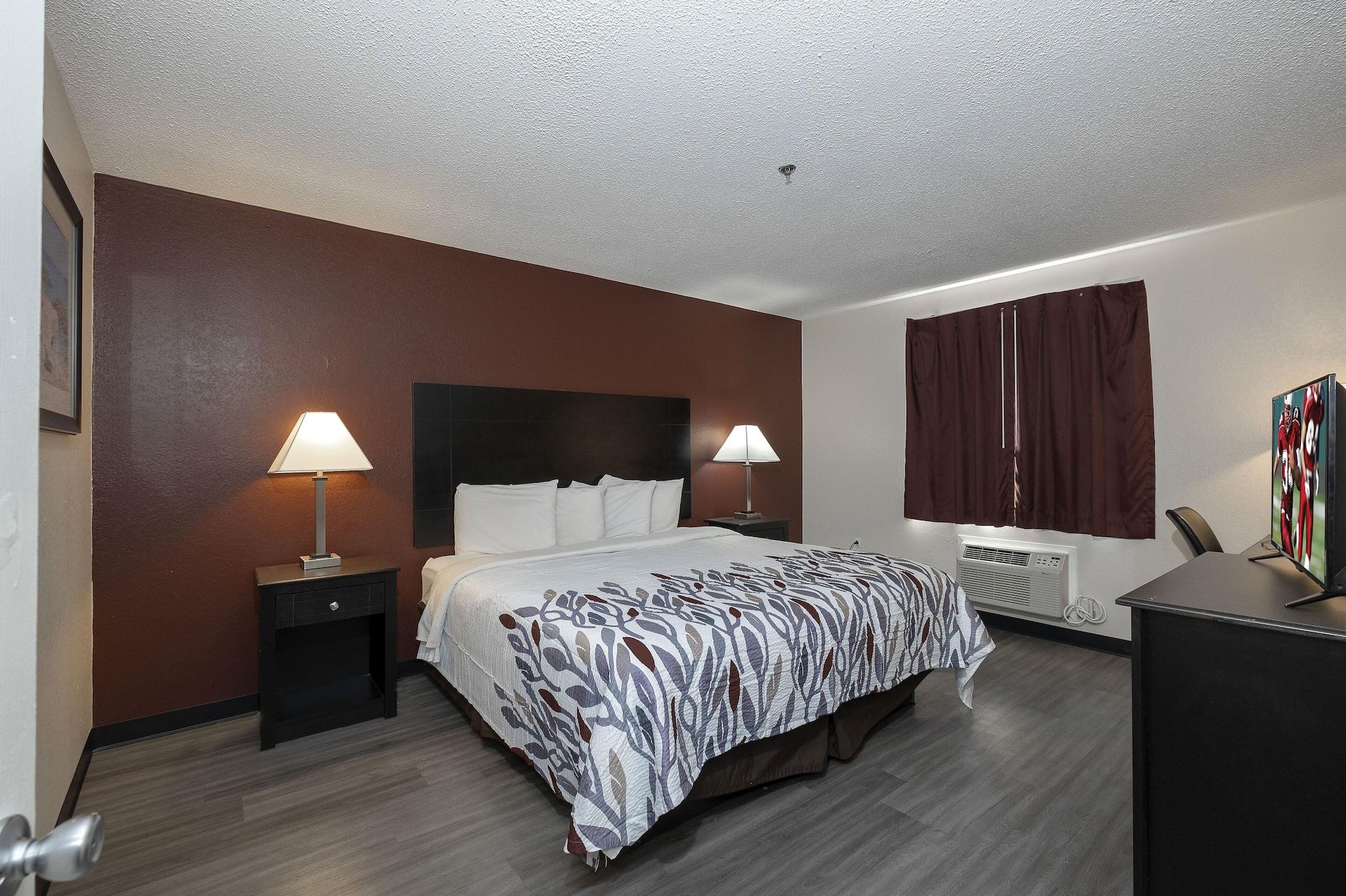 Red Roof Inn & Suites Pensacola-Nas Corry Beach Haven Екстер'єр фото