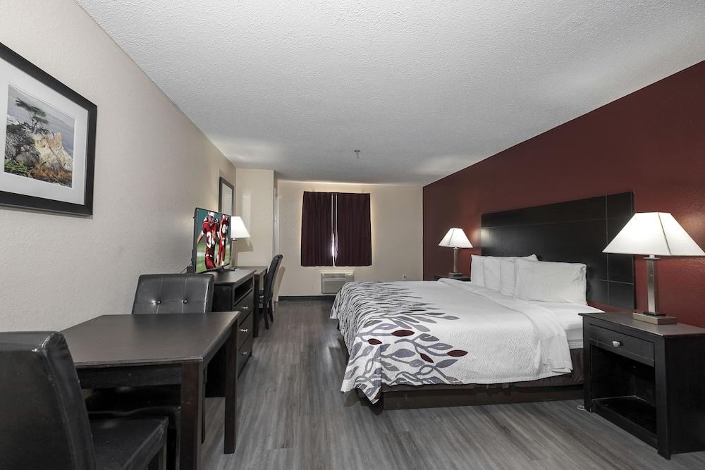 Red Roof Inn & Suites Pensacola-Nas Corry Beach Haven Екстер'єр фото