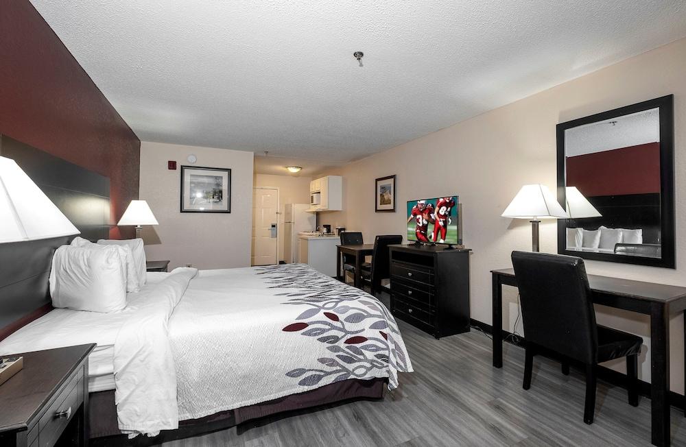 Red Roof Inn & Suites Pensacola-Nas Corry Beach Haven Екстер'єр фото