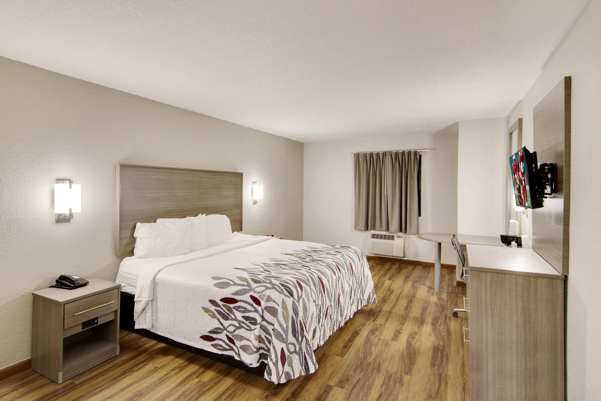 Red Roof Inn & Suites Pensacola-Nas Corry Beach Haven Екстер'єр фото