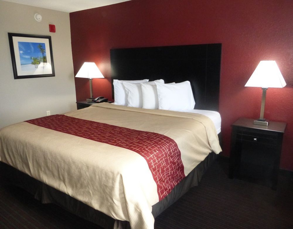Red Roof Inn & Suites Pensacola-Nas Corry Beach Haven Екстер'єр фото